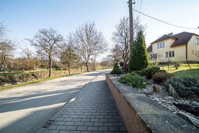 pohled na dům z ulice [4/37]