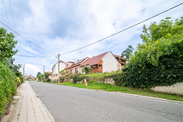 boční pohled, ulice Salašská [3/6]